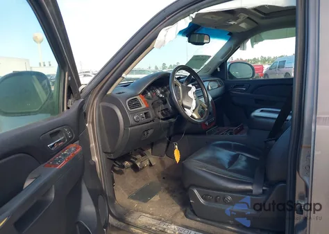 2011 Chevrolet Tahoe Ltz из США, поврежденный, VIN 1GNSCCE07BR102962